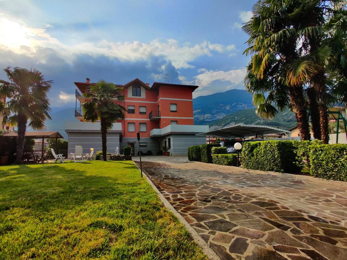 Casa Vacanze Calza Arco Exterior foto